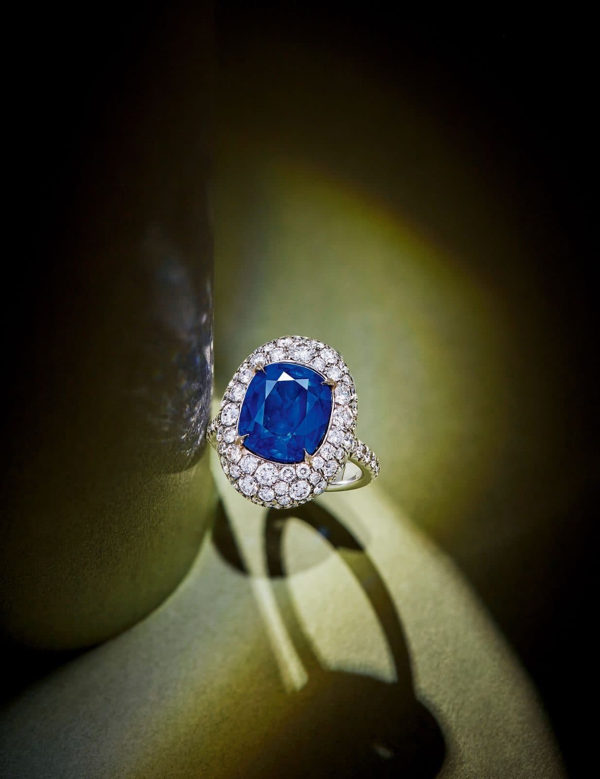 Natural Kashmir Sapphire & Diamond Ring